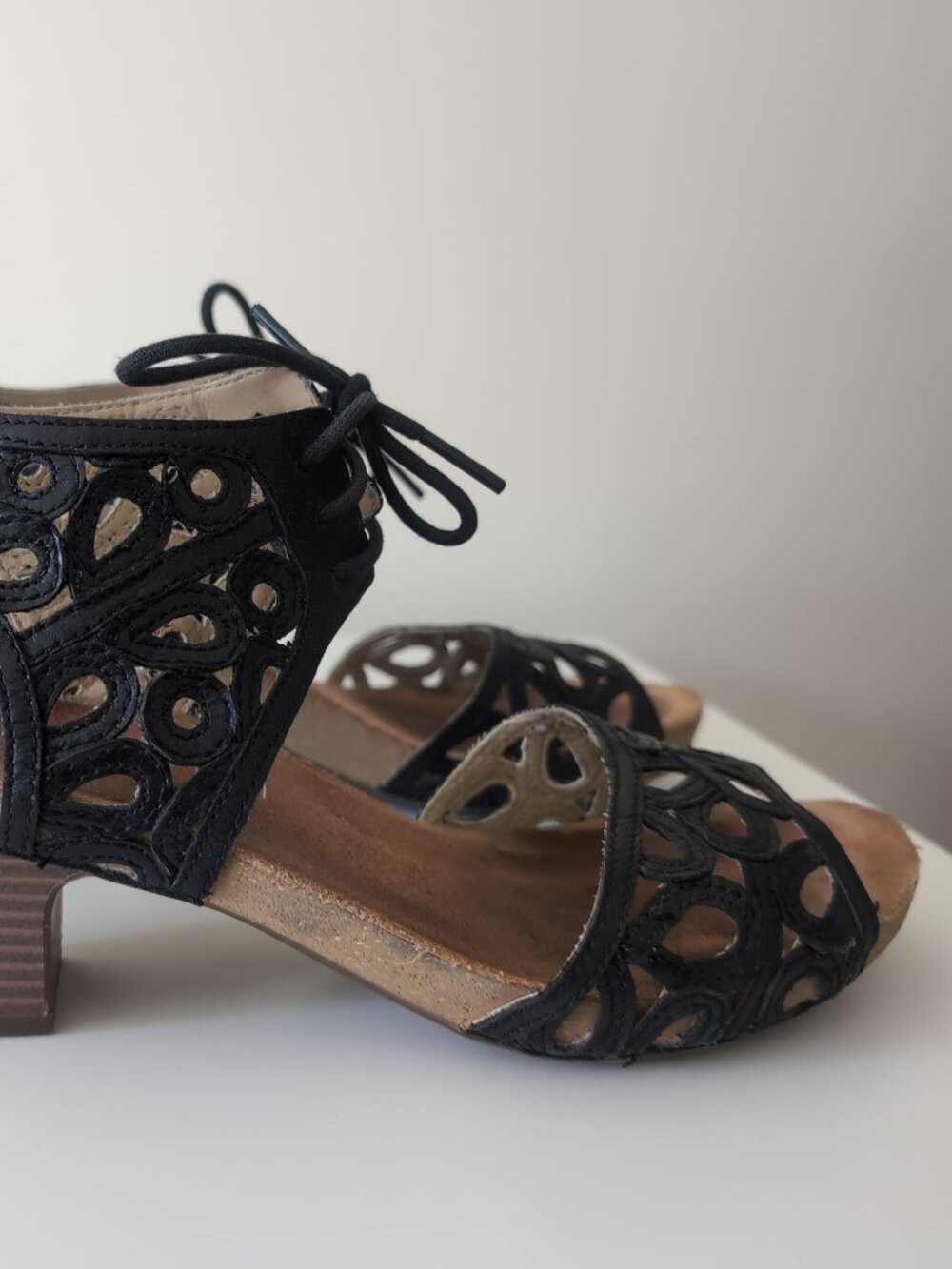 Josef Seibel Ruth Black Leather Cutout Sandals Size 39 - Picture 3 of 11